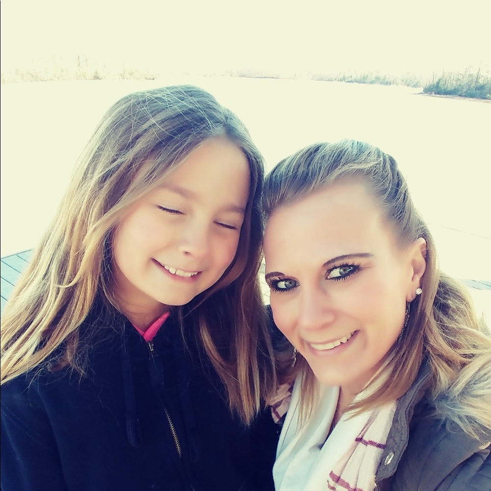 Meet your Posher, Caylee